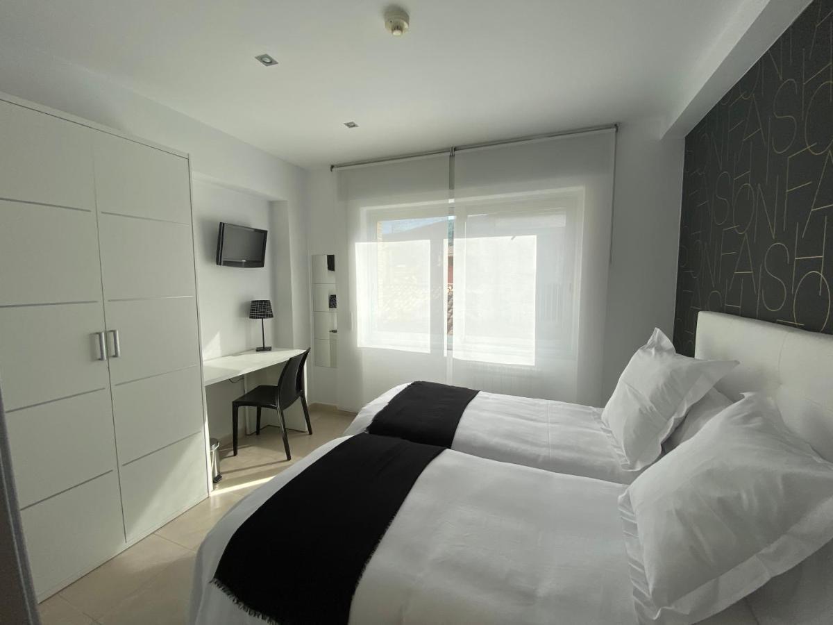 Hostal Somnis Suria Εξωτερικό φωτογραφία
