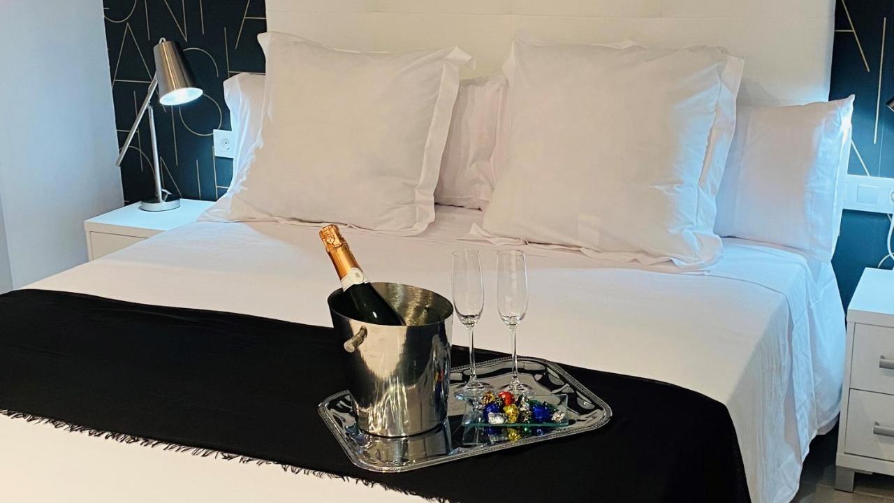 Hostal Somnis Suria Εξωτερικό φωτογραφία