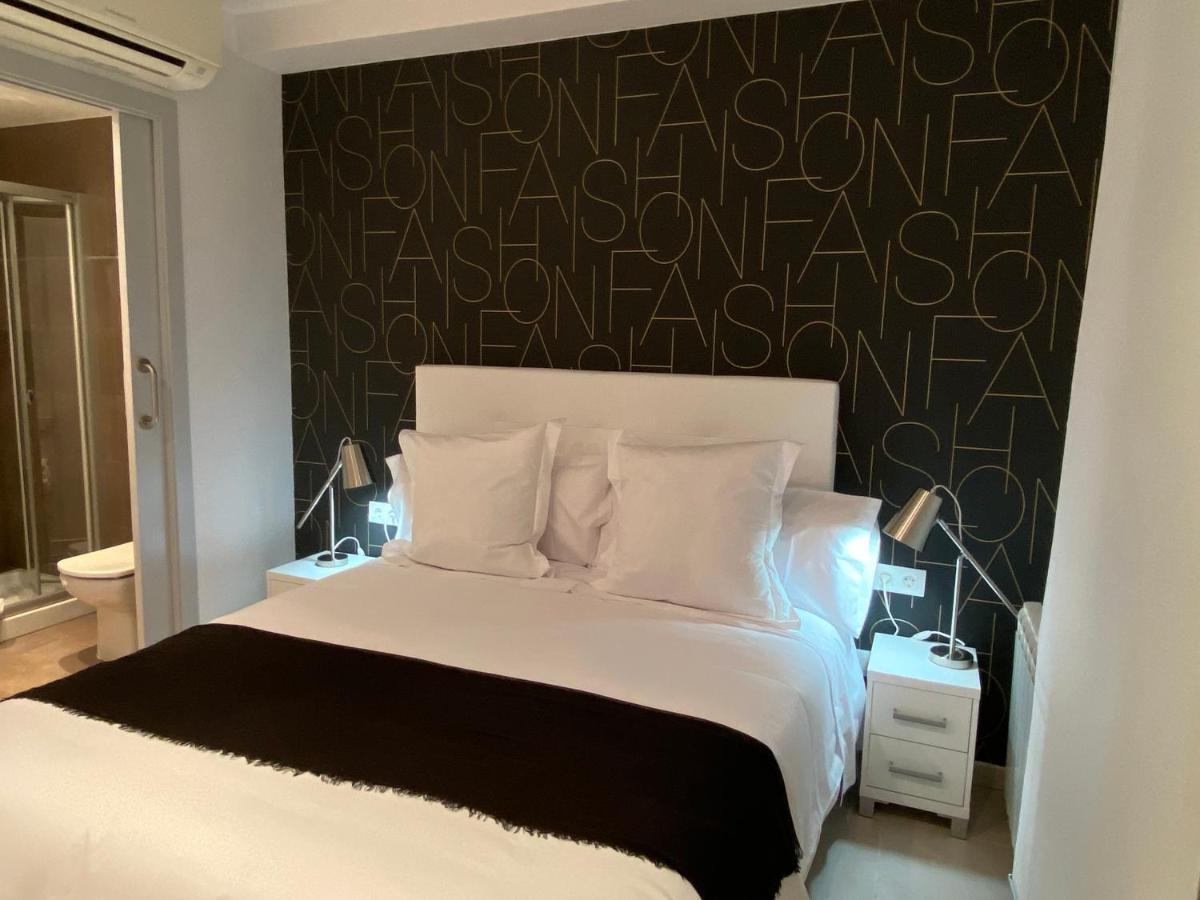 Hostal Somnis Suria Εξωτερικό φωτογραφία