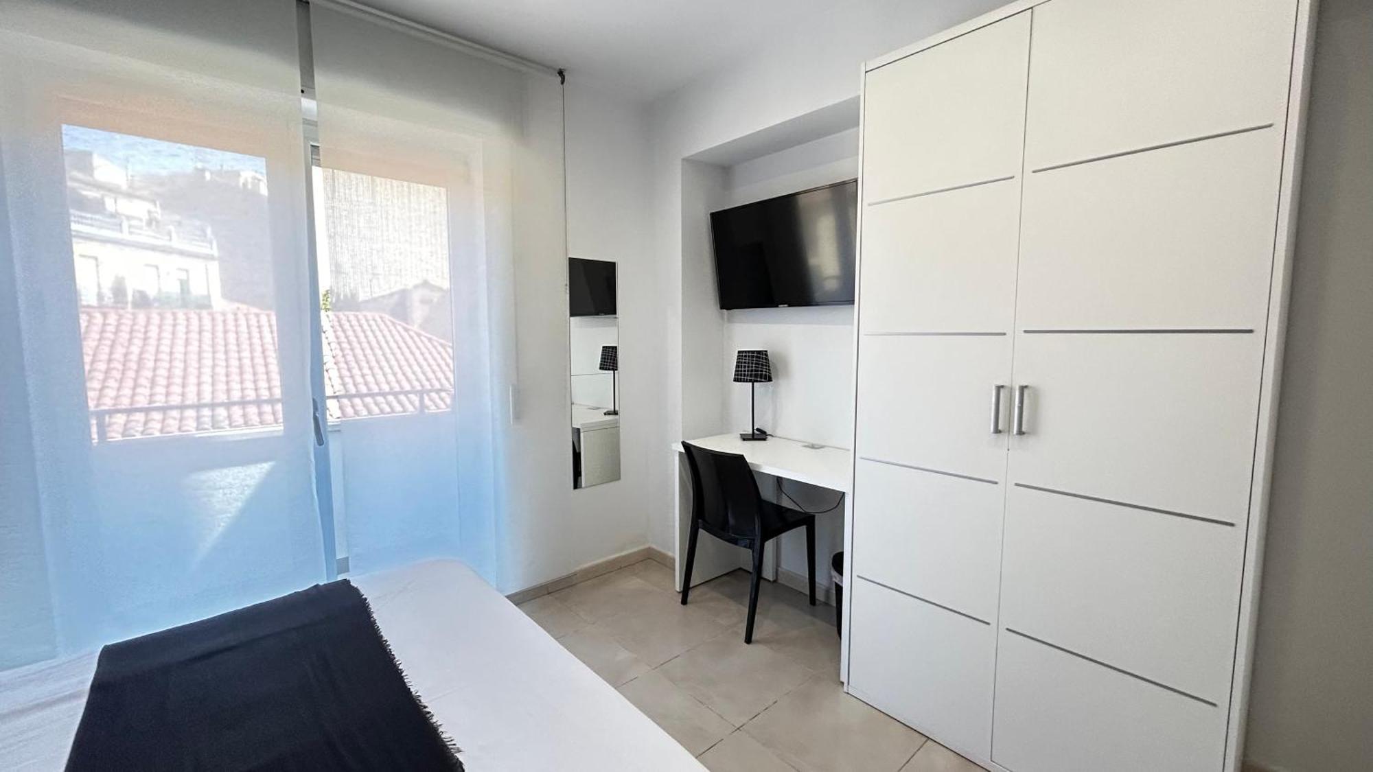 Hostal Somnis Suria Εξωτερικό φωτογραφία