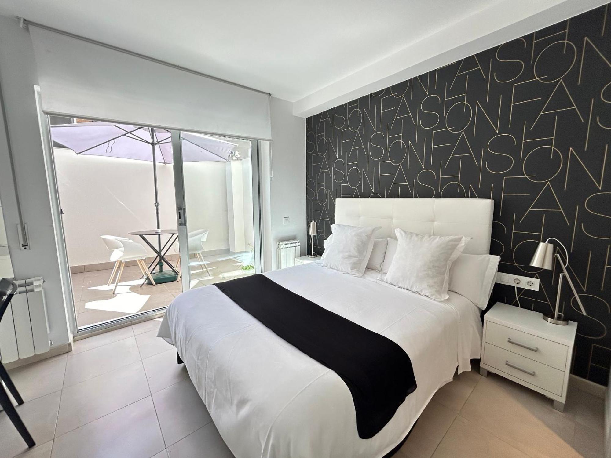 Hostal Somnis Suria Εξωτερικό φωτογραφία