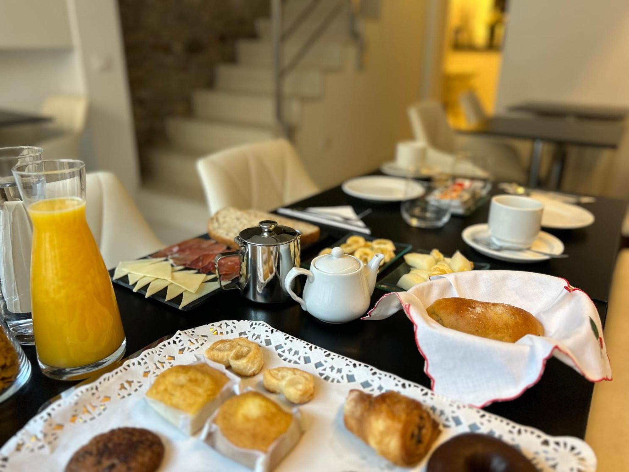 Hostal Somnis Suria Εξωτερικό φωτογραφία