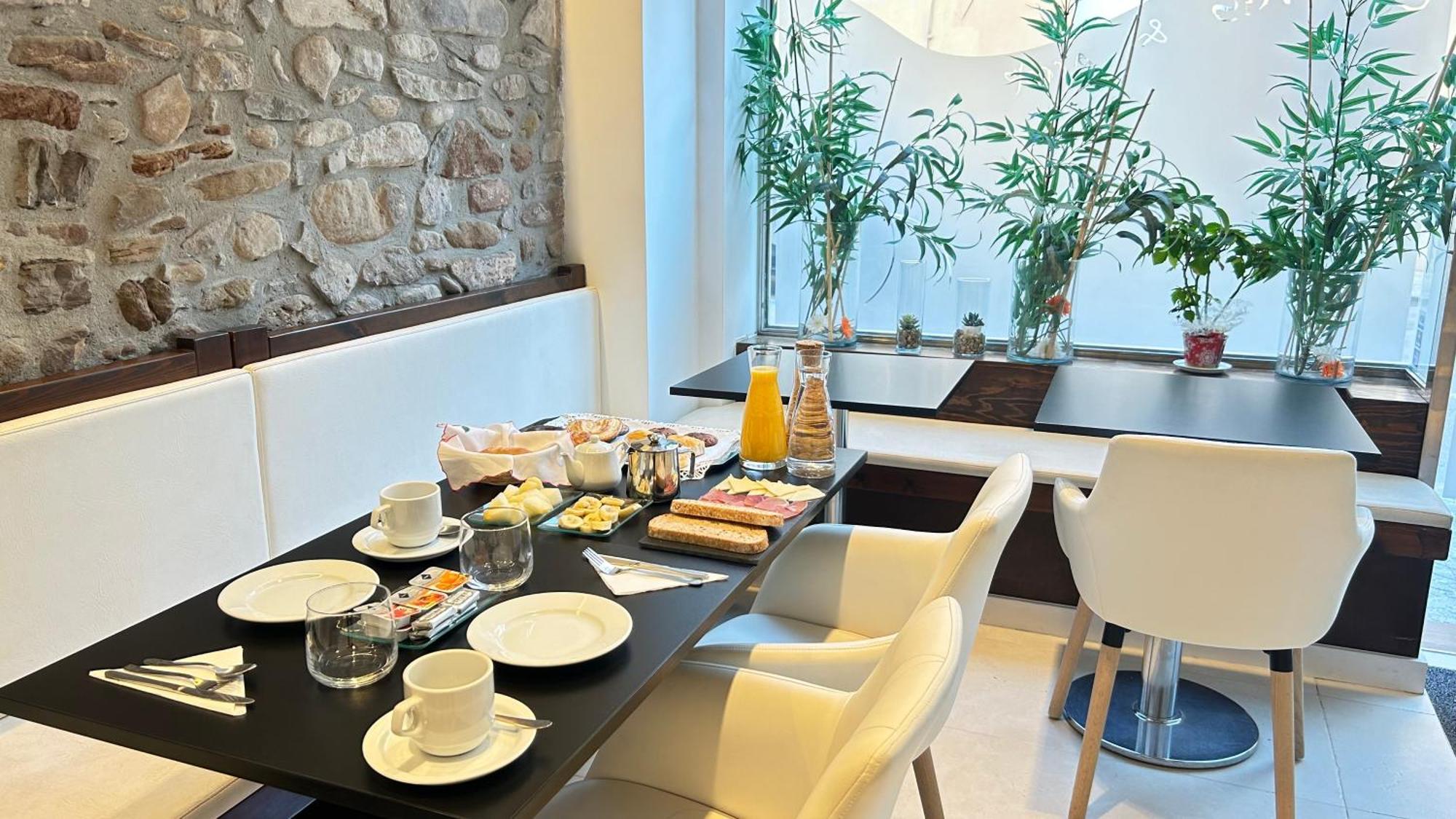Hostal Somnis Suria Εξωτερικό φωτογραφία